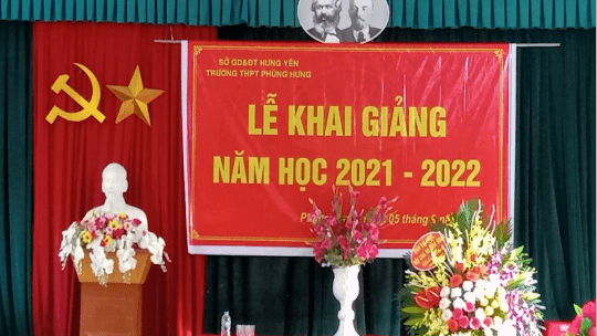 Trường THPT A tổ chức lễ khai giảng đặc biệt năm học 2021-2022